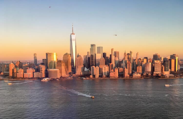 downtown skyline view of manhattan at dusk