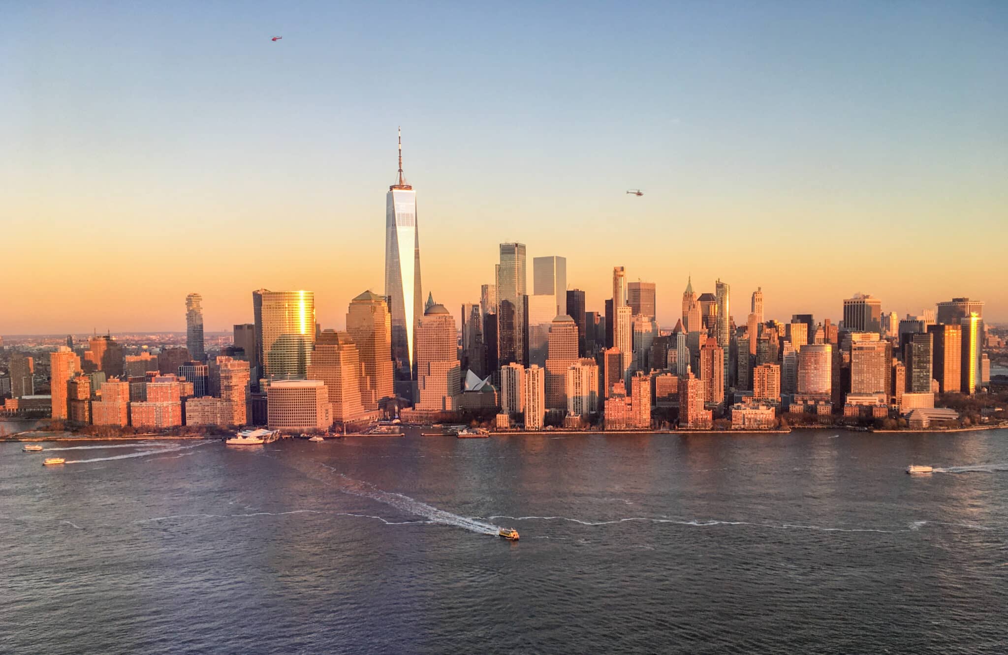 downtown skyline view of manhattan at dusk